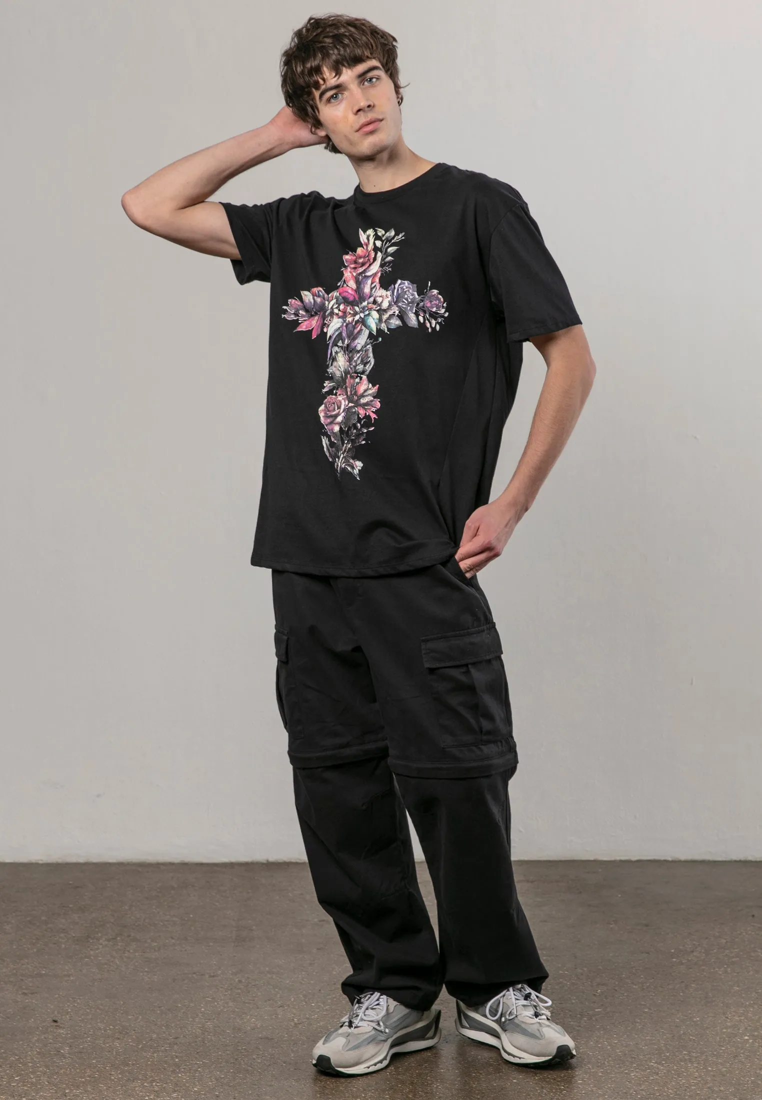 CROSS BLACK BOTANICAL T-SHIRT