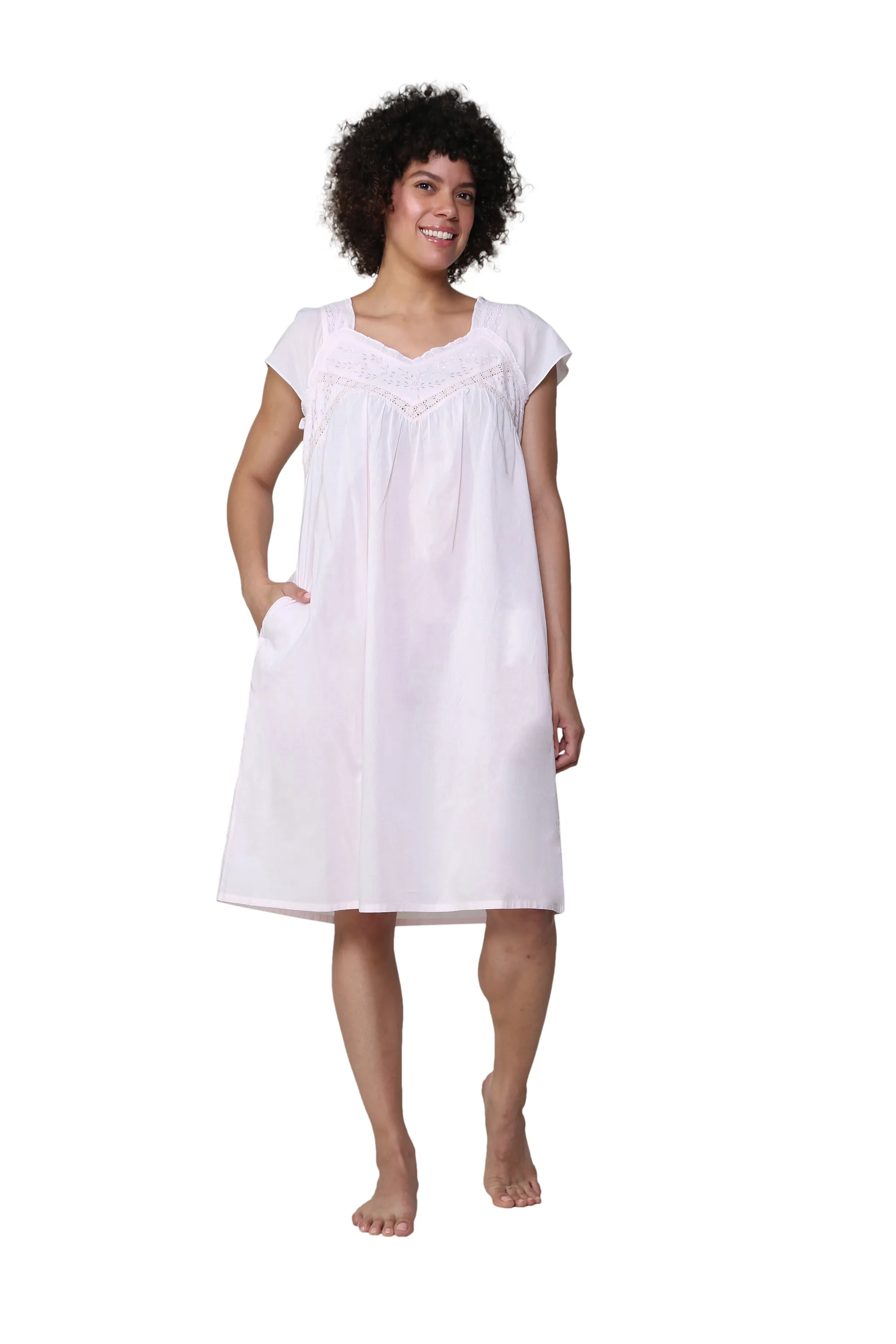 La Cera 100% White Cotton Embroidered Sweetheart Chemise